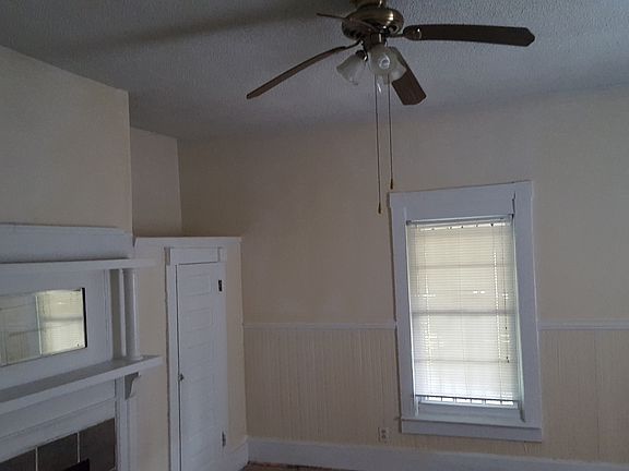5th image of 614 N Cameron Ave