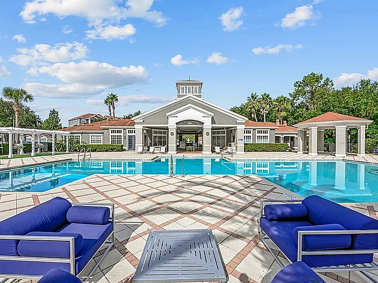 Exterior - Swimming Pool (2)