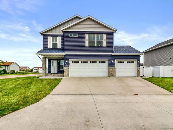 3rd image of 1202 Southwood Dr