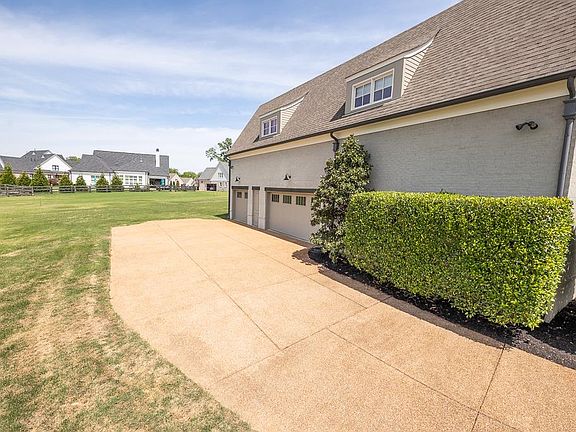 2nd image of 105 Loyde Ln