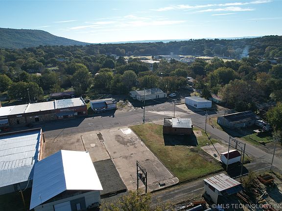3rd image of E 1st St