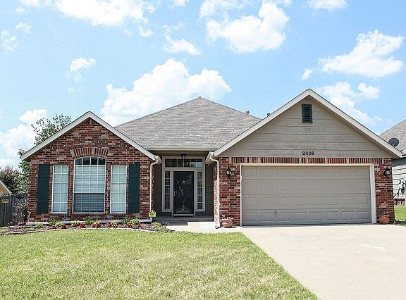 Beautiful brick home with pool access