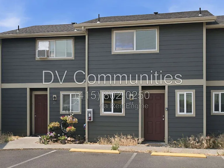 389 NE 10th St #22 — Photo 13