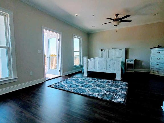 5th image of 51 Oak Alley Ln