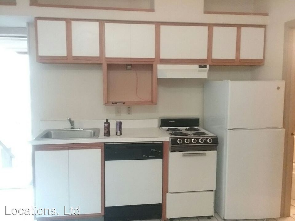 2nd image of 194 E 14th B #3969485