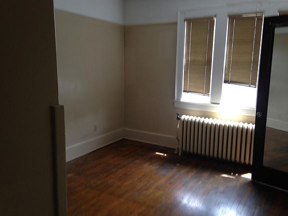 5th image of 74 Kingwood St APT D
