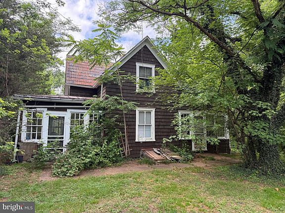 3rd image of 10023 Lake Jackson Dr