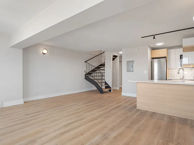 The Duplex Tower — Photo 64