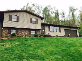 1649 Watson Rd SE, Heath, OH 43056
