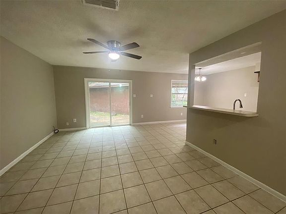 3rd image of 202B Skyview Ter