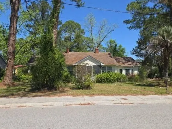1402 Isabella St, Waycross, GA 31503