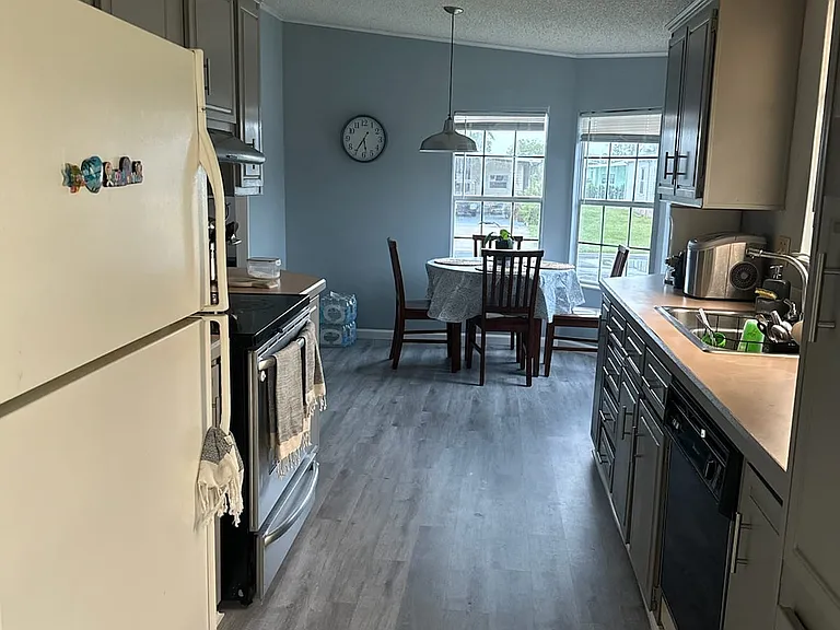 26297 Greensboro Dr — Photo 8