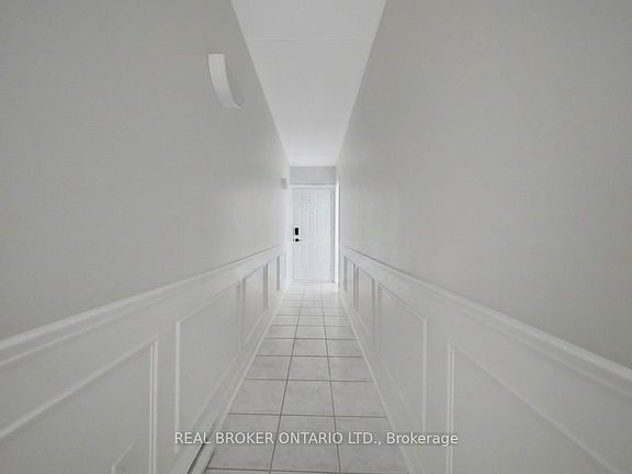 2nd image of 2040 Cleaver Ave #202