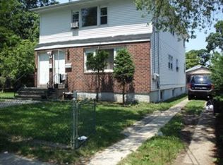 67 Bedford Ave, Westbury, NY 11590