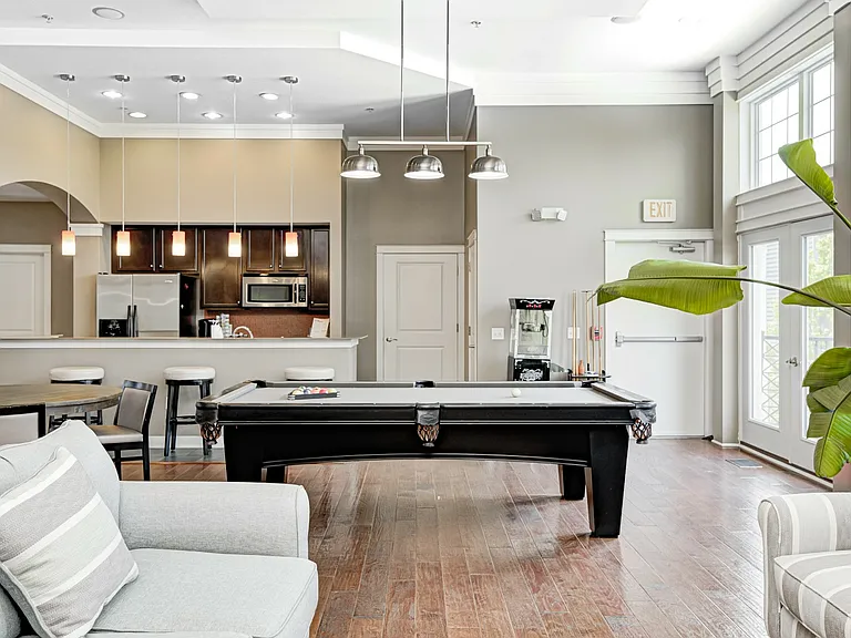 The Waverley Apartments — Photo 17