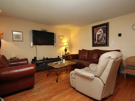 4th image of 18504 Mayall St Unit E