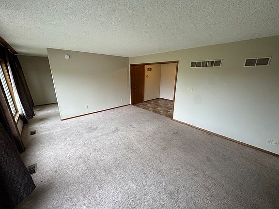 4th image of 213 7th St NE #3