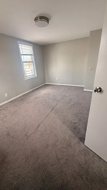 4 bed, 1.5 bath, 1000 sqft, $4,000 — Photo 4
