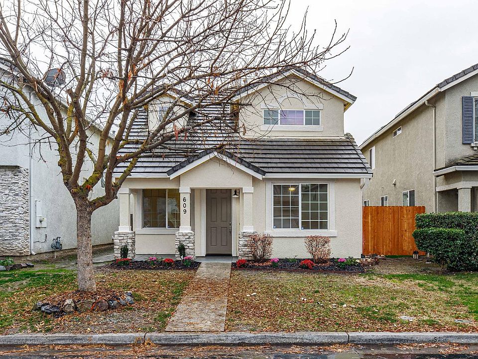 1st image of 609 Queensland Cir