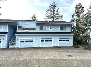 1445 Seacrest Ln #B2, Brookings, OR