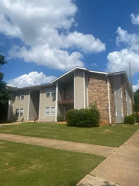 Spencer Trace Apartments — Photo 1