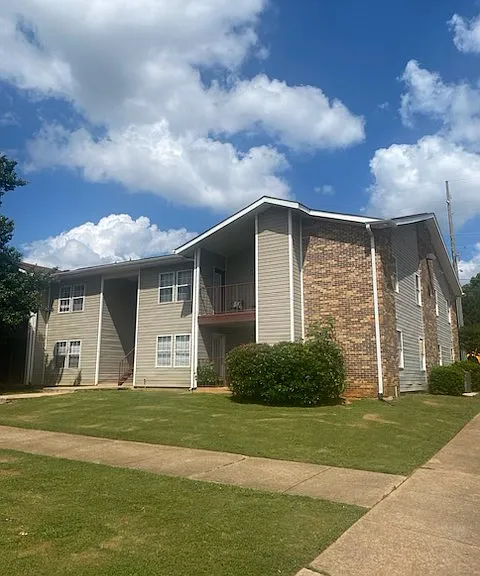 Spencer Trace Apartments — Photo 1