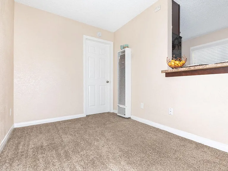 Dorado Plaza Apartments — Photo 42
