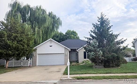 1st image of 150 Falcon Dr