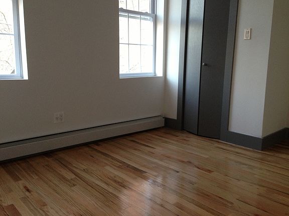 2nd image of 483 Dekalb Ave