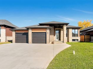 4 Woodland St, Kingsville, ON