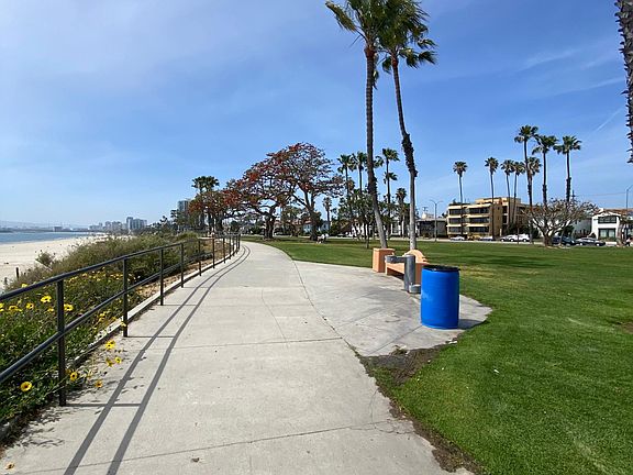 4th image of 3700 E Ocean Blvd APT 15