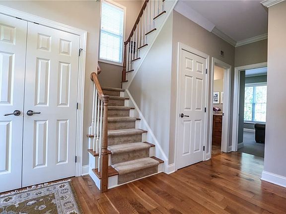 4th image of 4 Amber Hill Dr