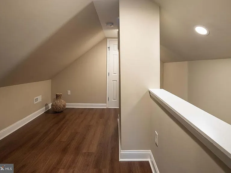6684 Barrett Rd — Photo 21