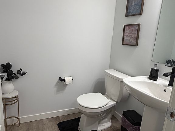 5th image of 75 Evanscrest Cmn NW #216
