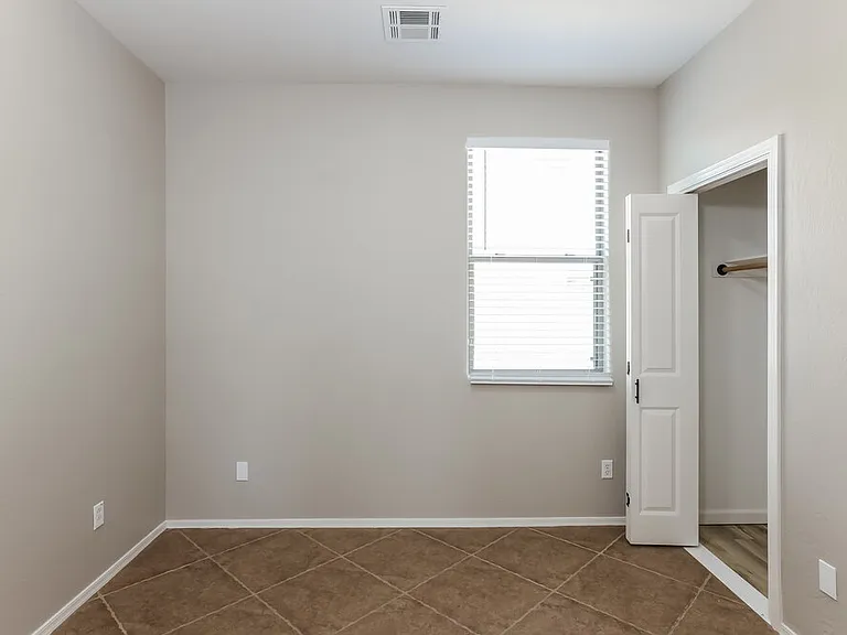 1868 W Wrangler Way — Photo 12
