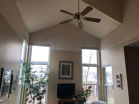 5th image of 145 Lilac Ln #145