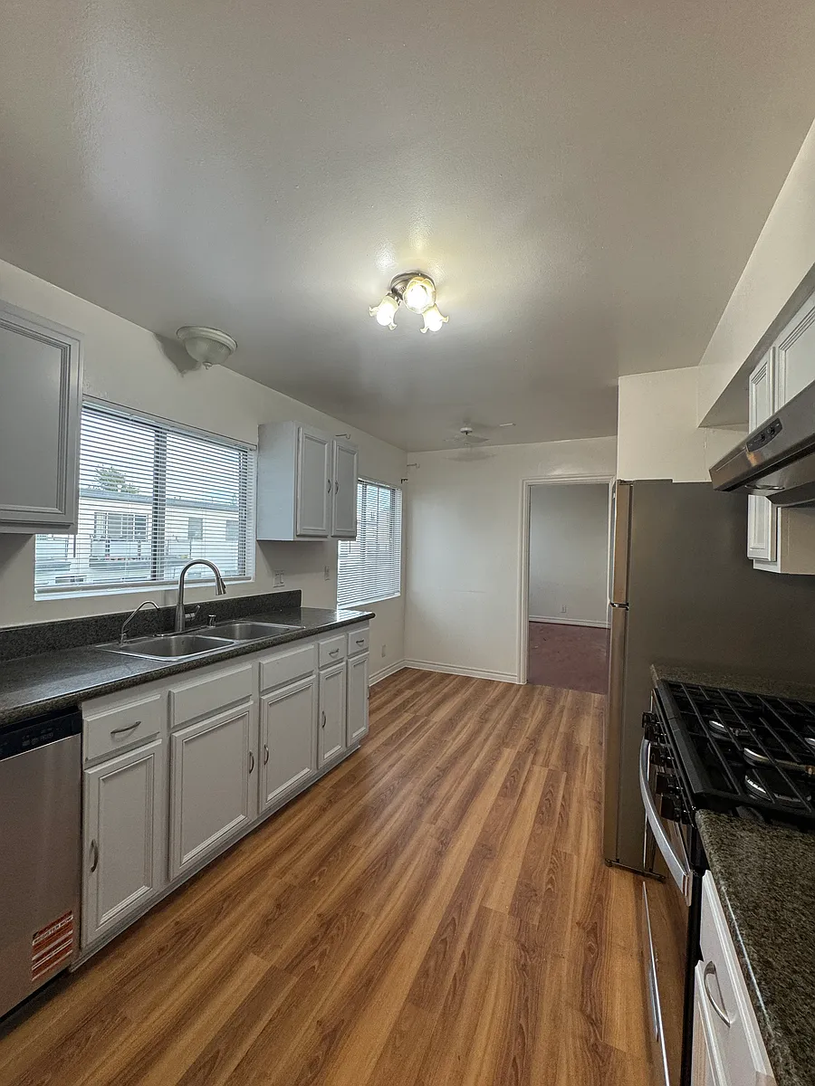 Building Photo - 11948 Burbank Blvd #15