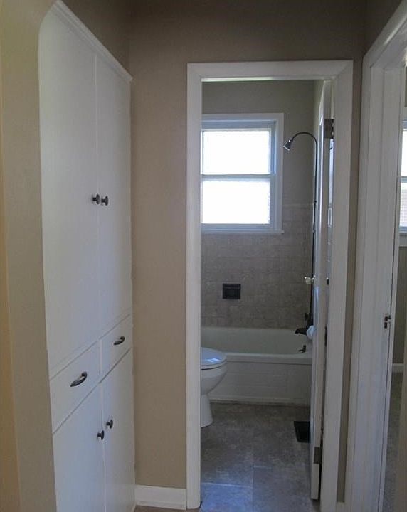 1st image of 17 W Walnut St