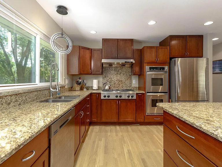 2611 Colby Dr — Photo 11