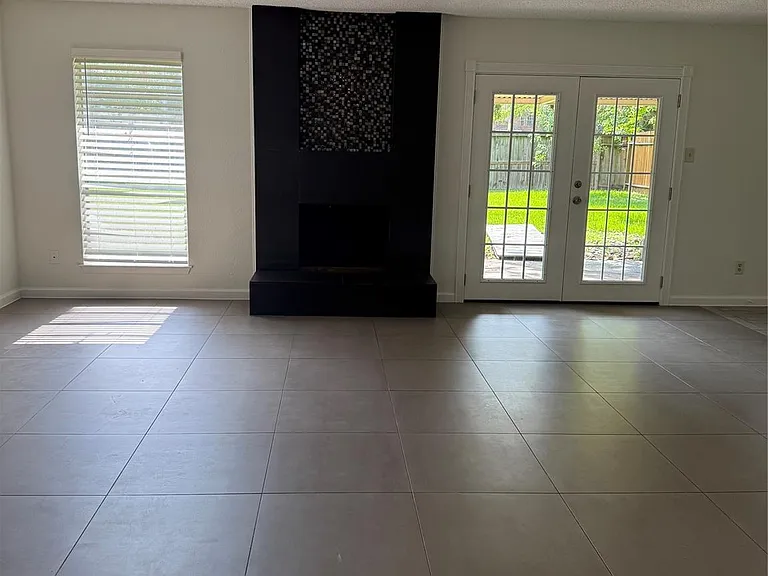 262 Coppersmith Dr — Photo 3