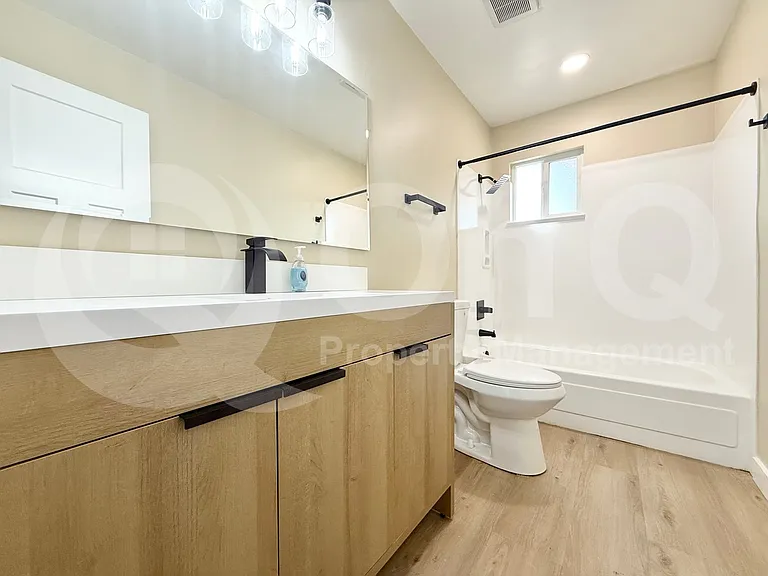 1266 W Mendoza Ave — Photo 16