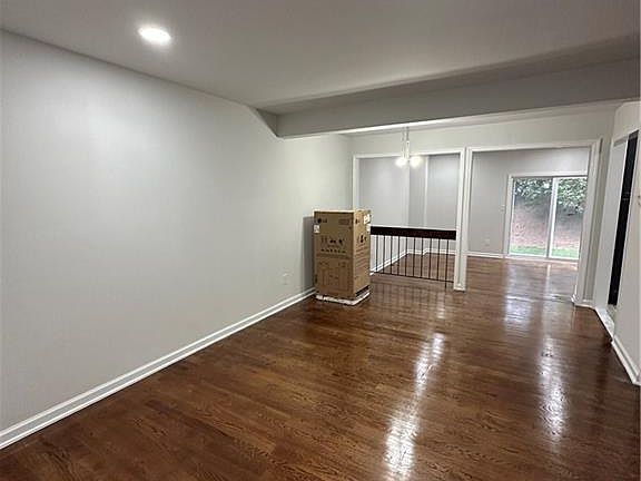 4th image of 3401 Hana Rd