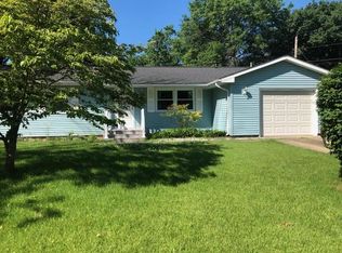 1817 Crescent Dr, Champaign, IL 61821