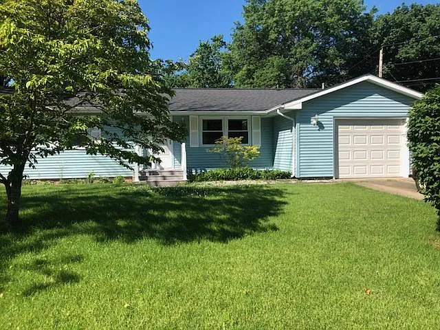 1817 Crescent Dr photo 1