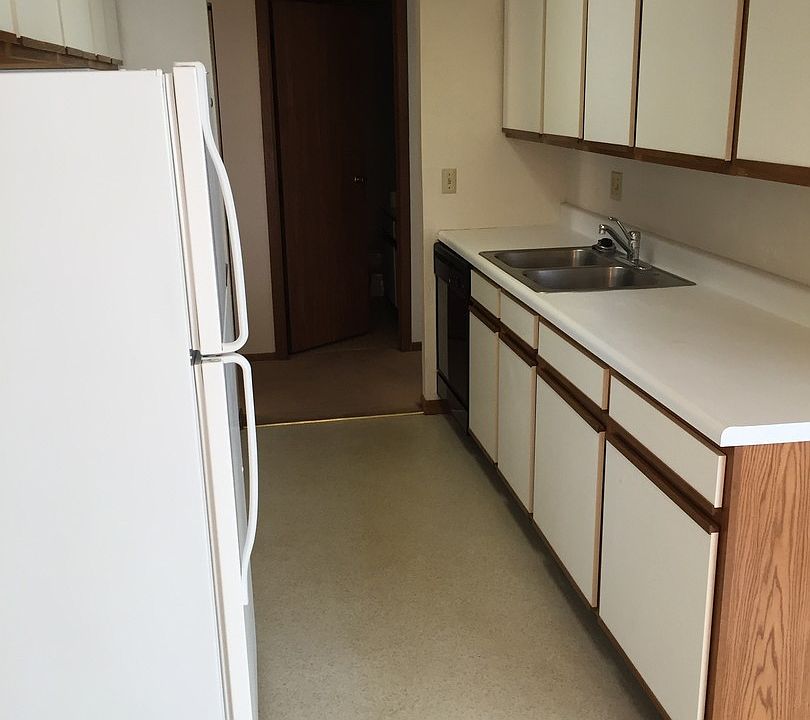 1st image of 200 N Garfield Ave #302