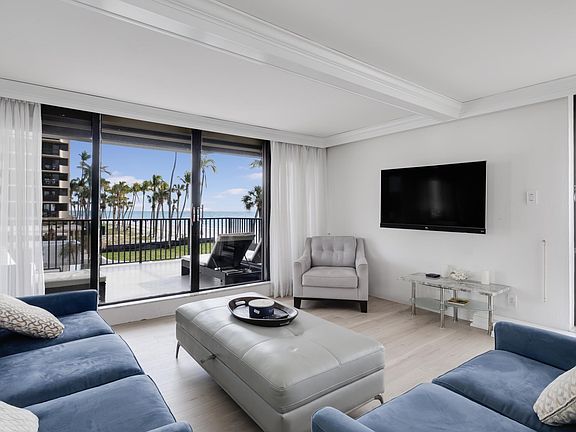 3rd image of 4005 Gulf Shore Blvd N APT 106