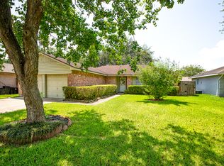 2822 New England Ct, Webster, TX 77598