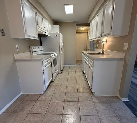 3rd image of 24104 Meadowbridge Dr