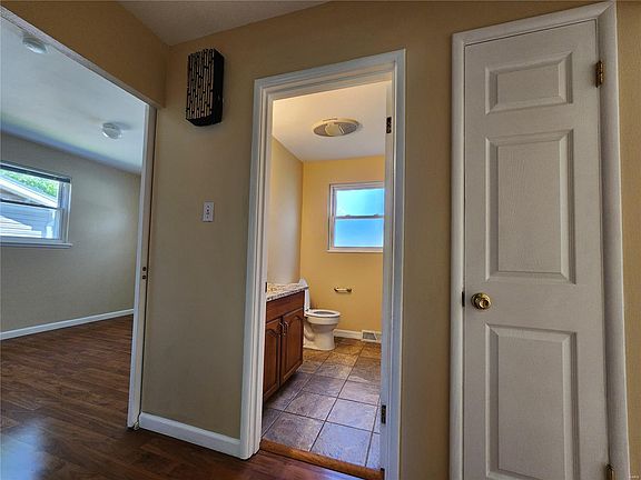 5th image of 539 Holiday Ave