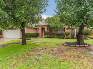 814 Twin Creek Dr, Mansfield, TX 76063